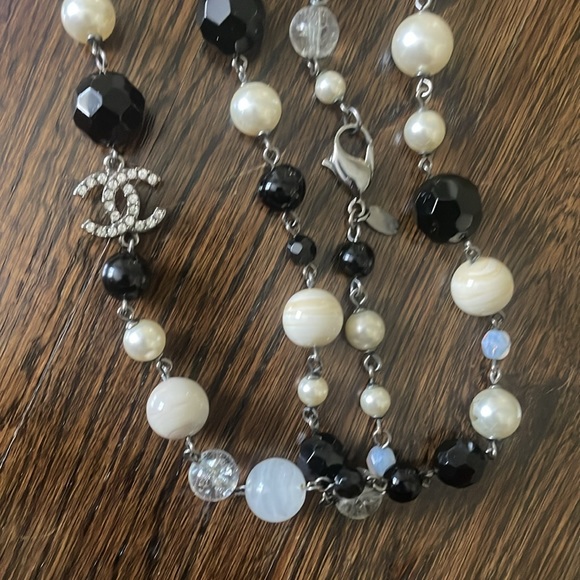 Chanel Long Strand Necklace - original box and dust bag . - Picture 6 of 8